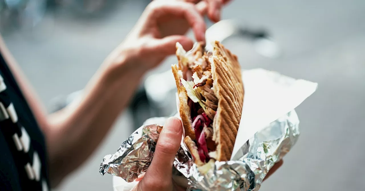 Imbissbetreiber zeigt die wahren Kosten hinter 6-Euro-Döner