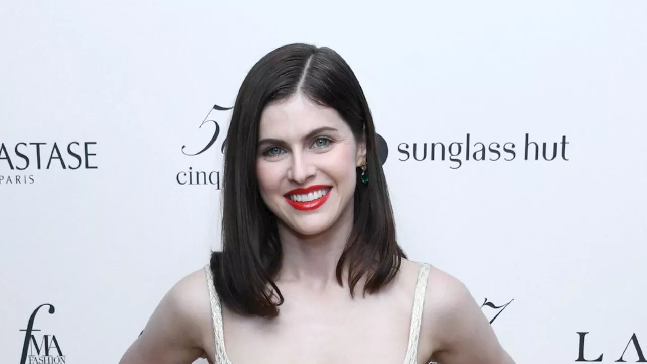 'The White Lotus'-Star ist 'überglücklich': Alexandra Daddario ist schwanger