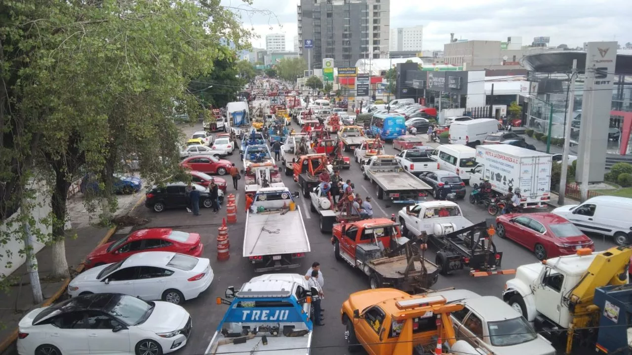 ¿Qué pasa en avenida Sor Juana Inés, cerca del Rodeo Santa Fe, en Tlalnepantla?