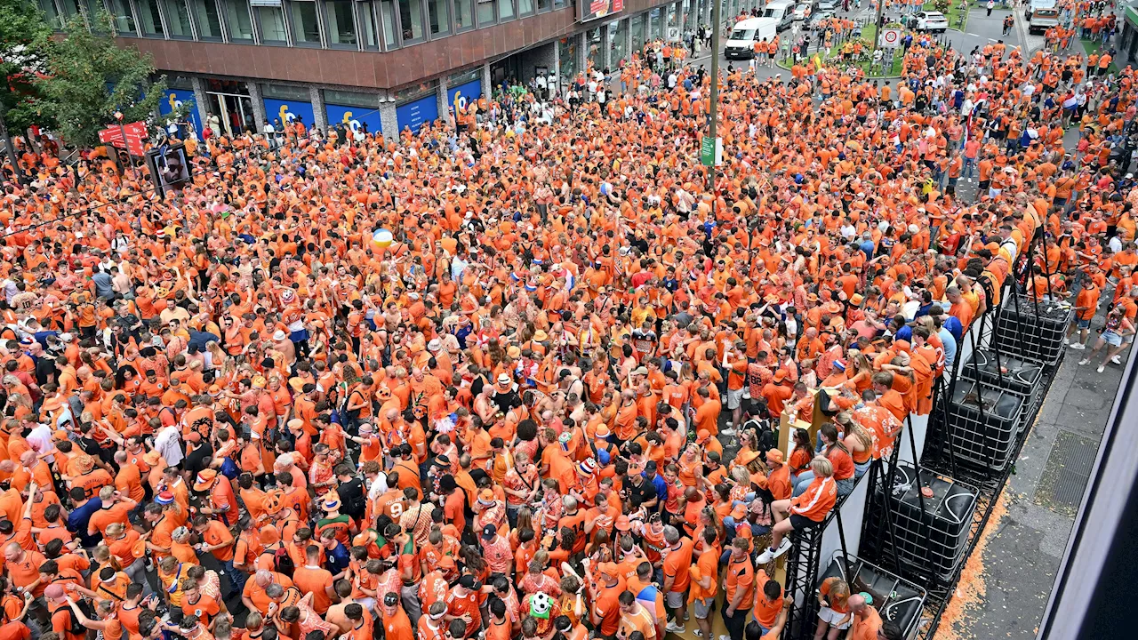 Holland-Fans brennen nächstes Stimmungsfeuerwerk ab