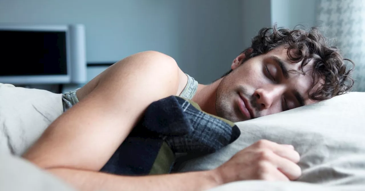 How To Fix Your Sleep/Wake Schedule For Good, According To An Expert