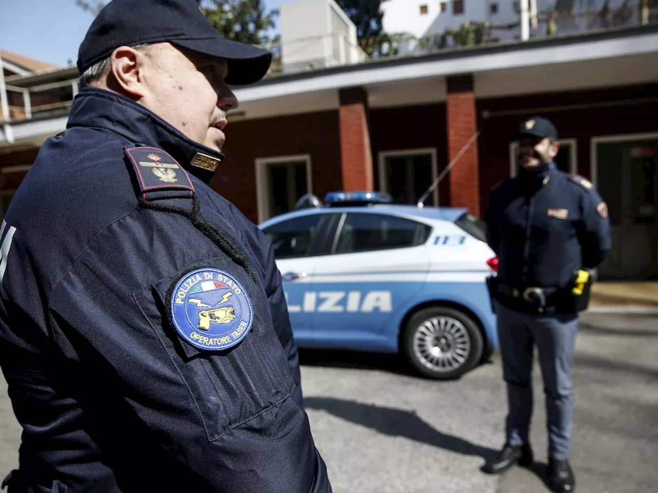 Roma, paura al centro commerciale: scatta la rapina con sparatoria