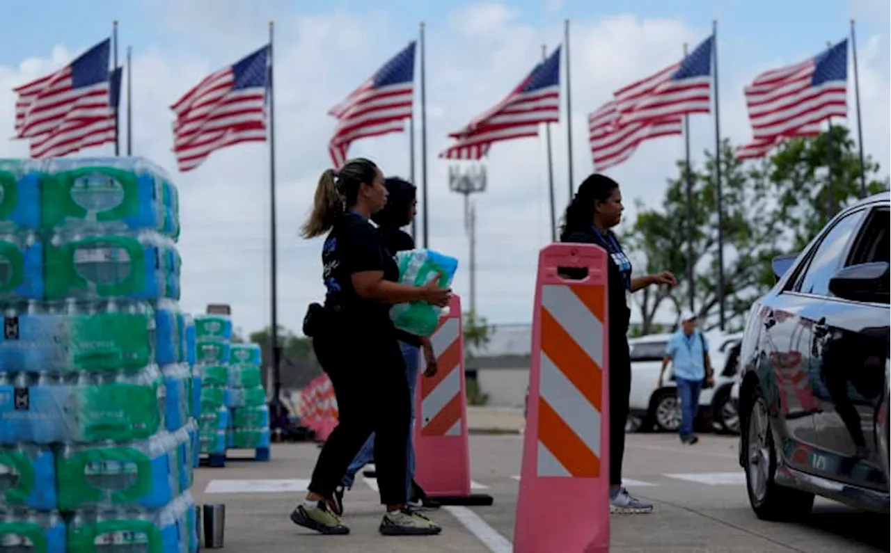 Houston residents left sweltering after Beryl with over 1.7 million still lacking power