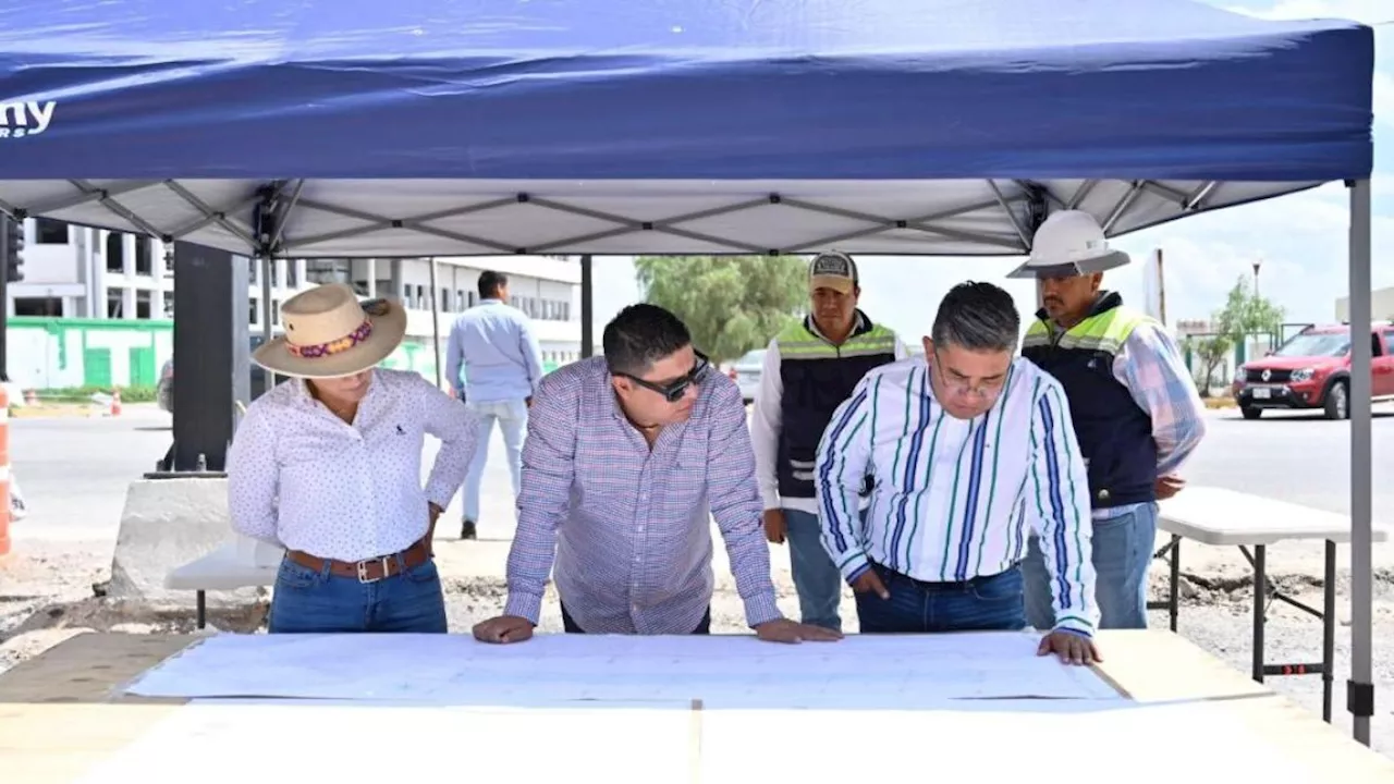 Ricardo Gallardo supervisa obras del puente en Coronel Romero, en la capital de San Luis Potosí