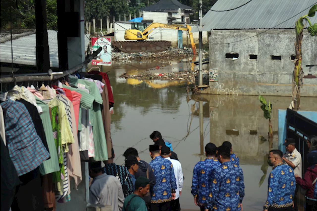 Banjir di Depok Tak Kunjung Surut, Warga Khawatir Terserang Penyakit