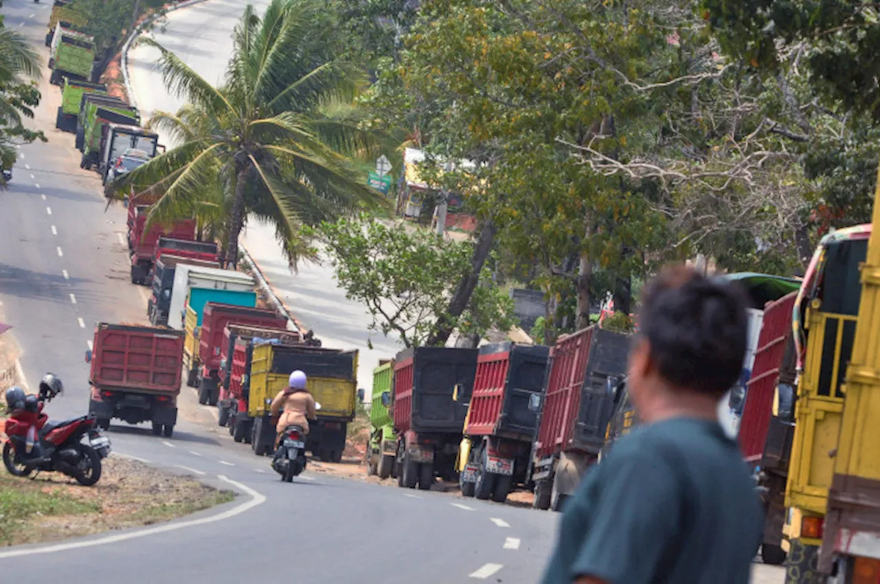 Pembatasan Penjualan BBM Subsidi Rugikan Masyarakat Kecil