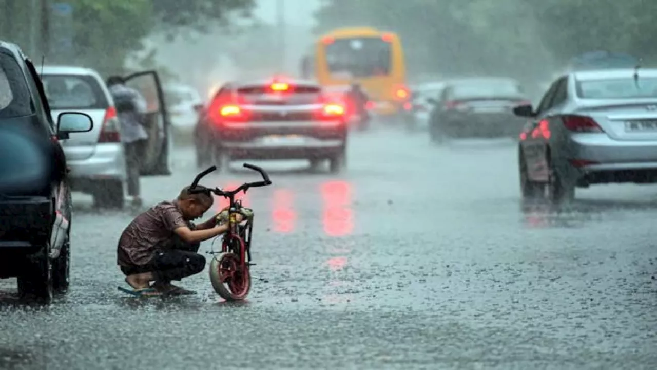 Rain Updates: दिल्ली-NCR में फिर बदला मौसम का मिजाज, नोएडा और गाजियाबाद में झमाझम बारिश