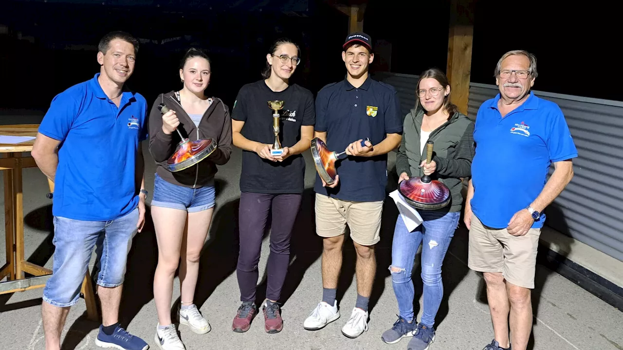 Frauenteam der FF Loich siegte bei Stockschützen-Hobbyturnier