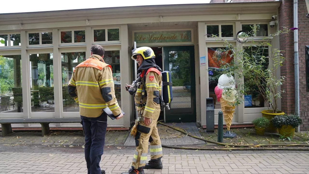 112-nieuws: brand in meterkast van restaurant • elektrische auto in brand