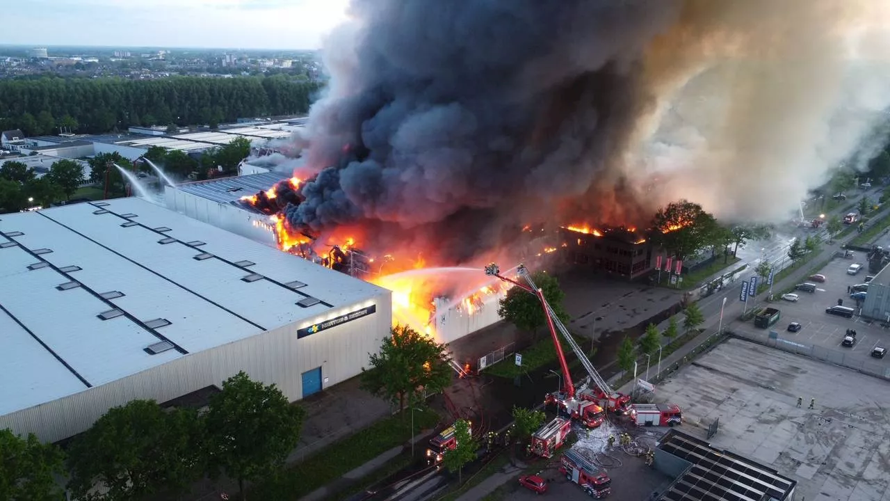 Oss getroffen door grootste brand in jaren: zo ging de brandweer te werk