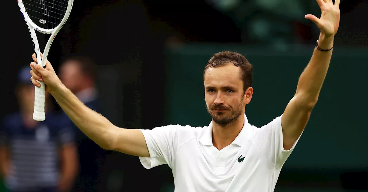 Medvedev outlasts Sinner to reach Wimbledon semi-final