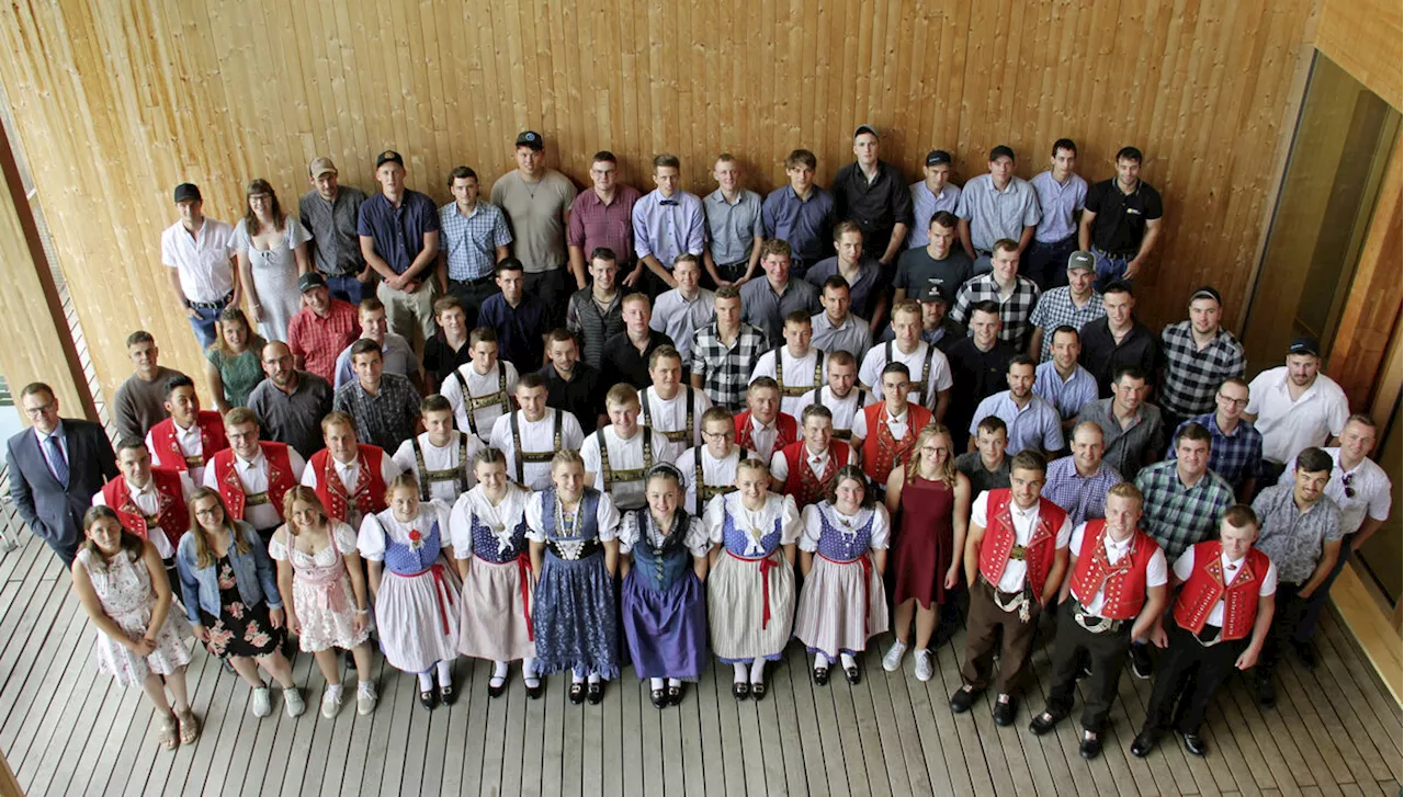 117 Landwirte haben Diplom erhalten