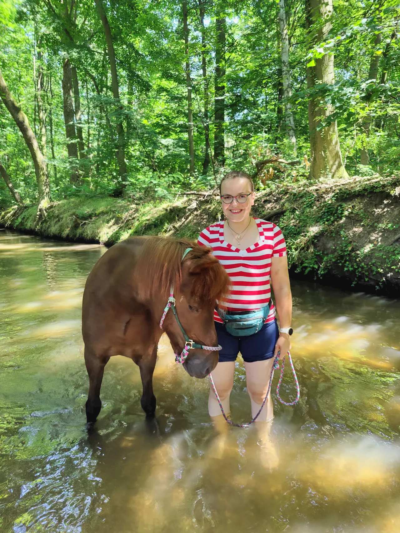 Auf dem Ponyhof mit der Stand-up-Comedienne Helene Bockhorst