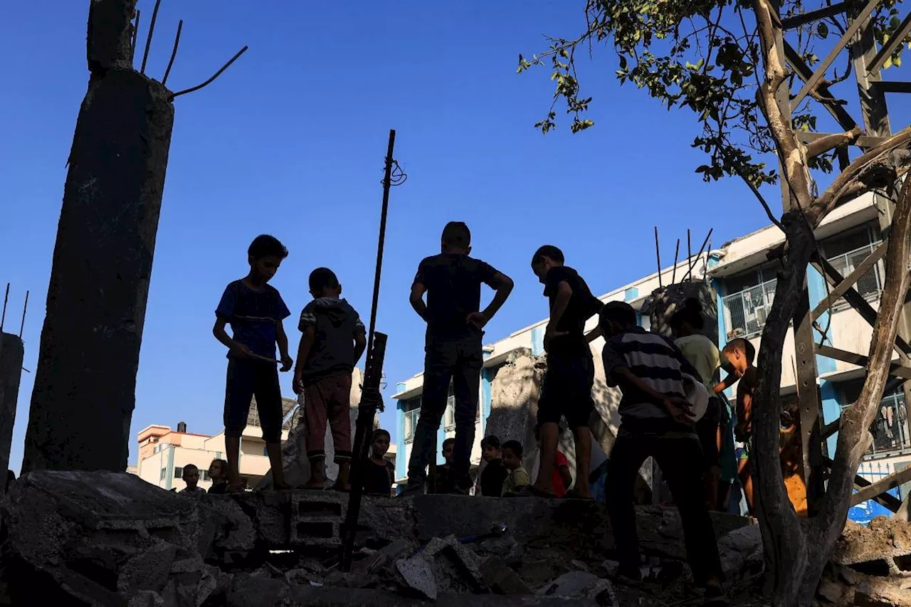 Deadly strike hits Gaza school as heavy battles displace Palestinians