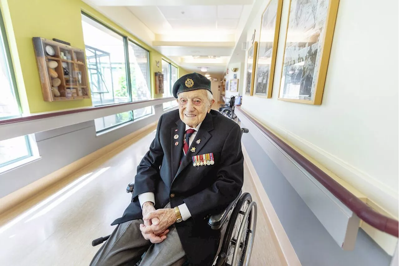 Veteran who walked his age in laps at Oak Bay retirement home dies at 105