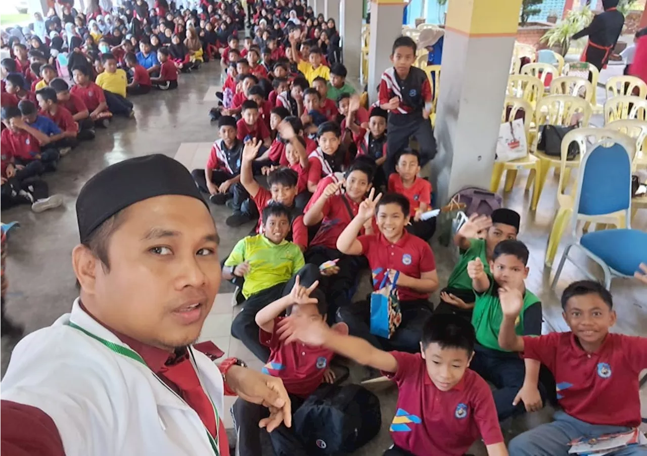 Bahagia jadi cikgu di pedalaman- Cikgu Ahmad Safarman