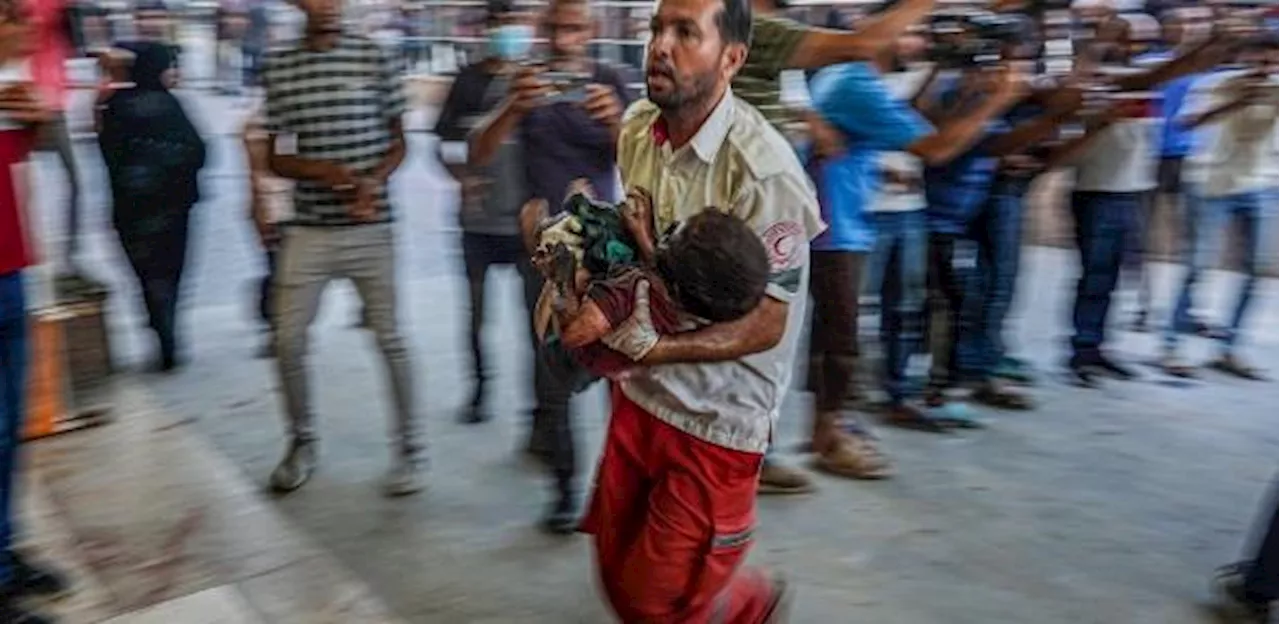 Israel bombardeia escola e orienta moradores a saírem da Cidade de Gaza