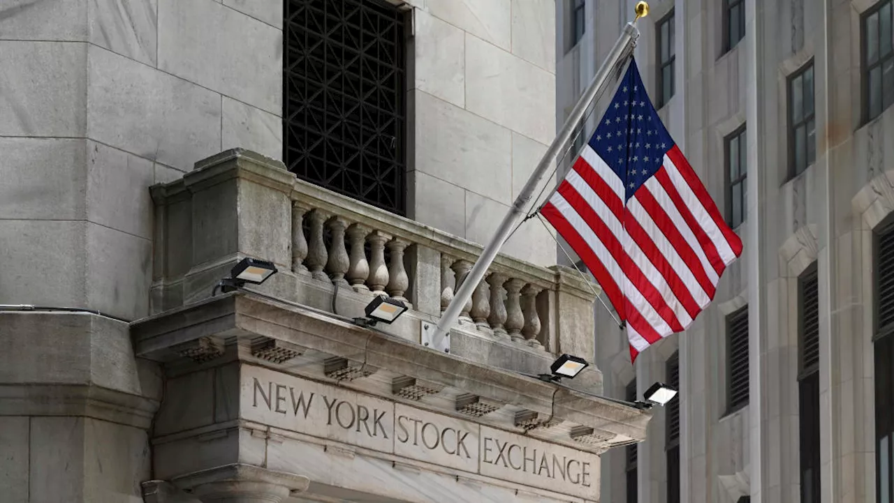 Stocks open mixed, oil volatility reacts to Hurricane Beryl