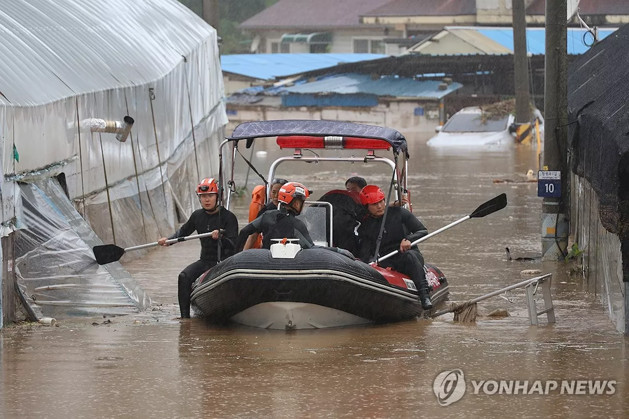 대전충남 시간당 100㎜ 폭우에 곳곳 잠기고 무너져…2명 숨져(종합)