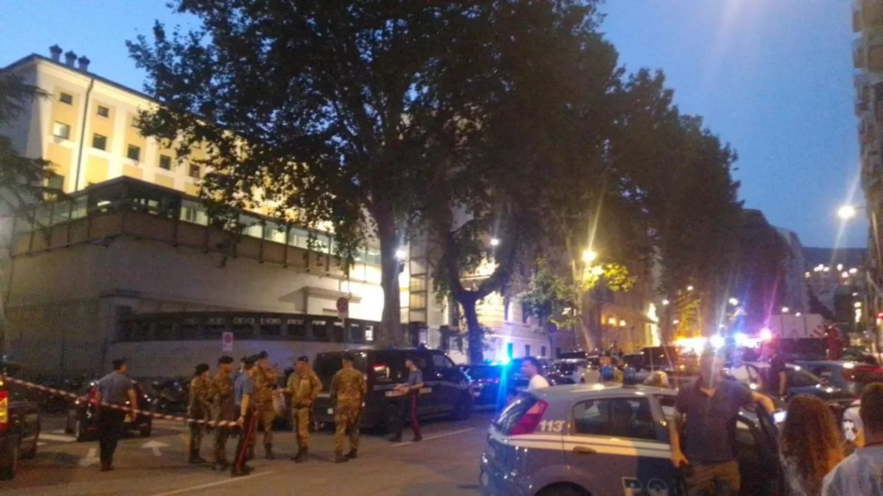 Trieste, protesta nel carcere per caldo e sovraffollamento: urla dei detenuti e fiamme