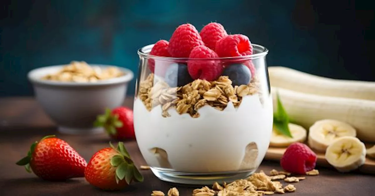 Los BENEFICIOS de comer AVENA CON YOGUR en el desayuno y la forma correcta de prepararla