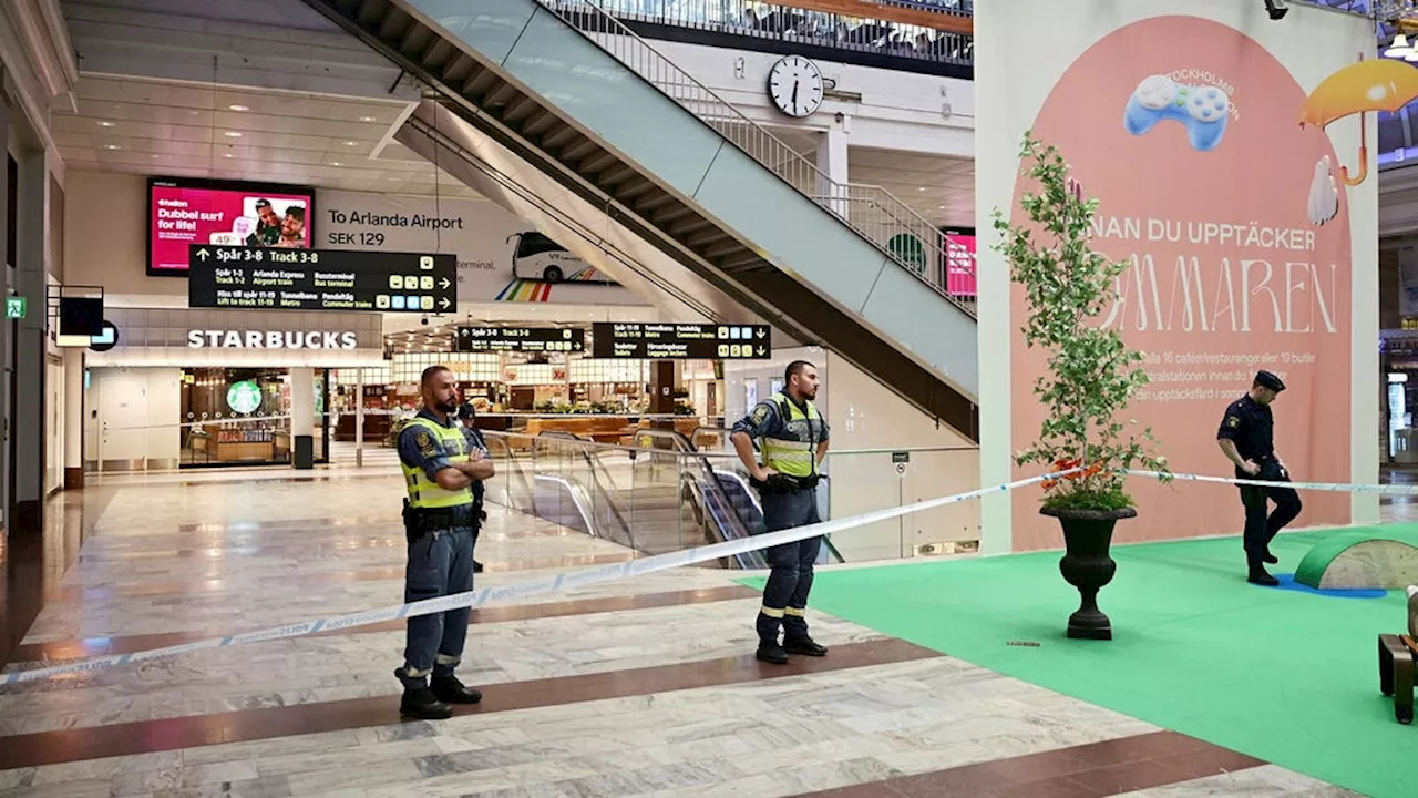 Man och kvinna anhållna efter insatsen på Stockholm Central