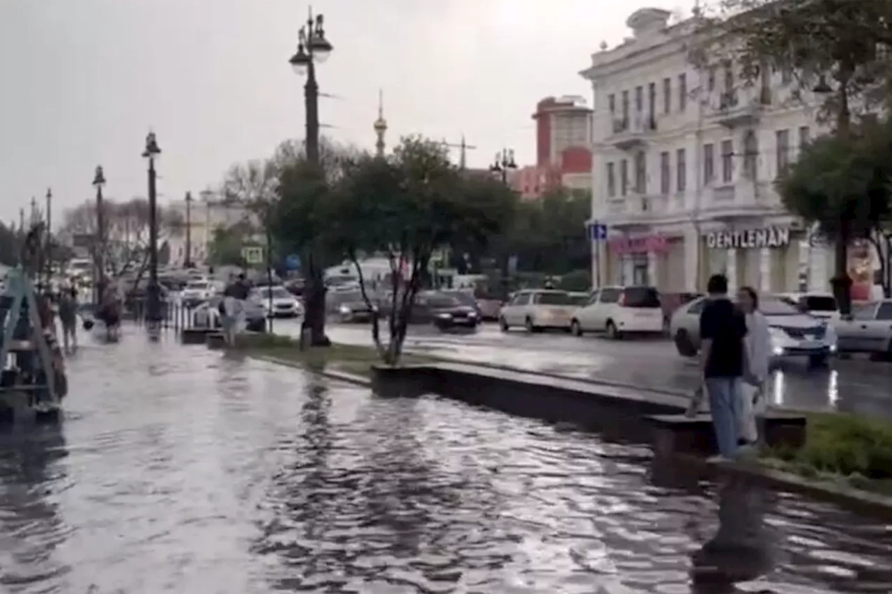 В Омске затопило центр города из-за ливня