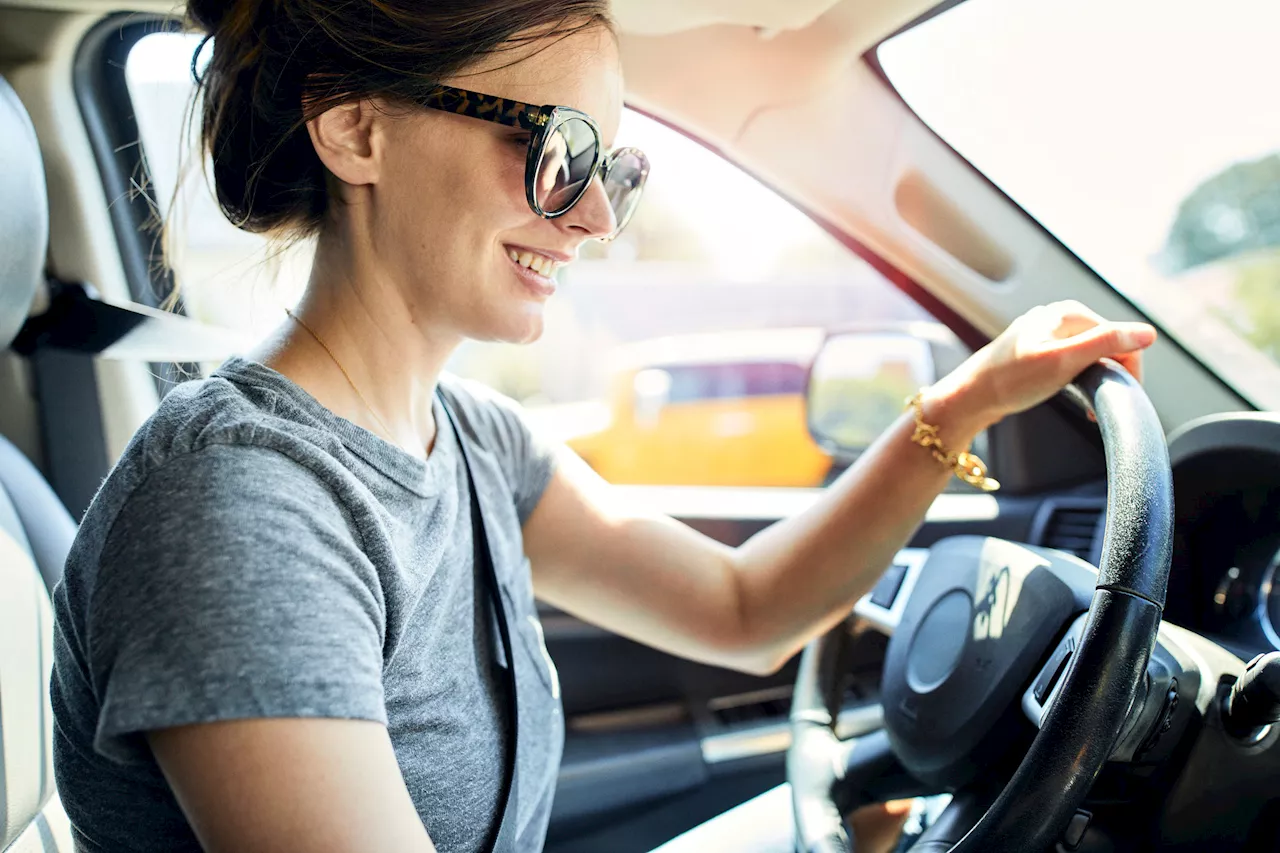 Diese Sonnenbrille solltest du auf keinen Fall beim Autofahren tragen