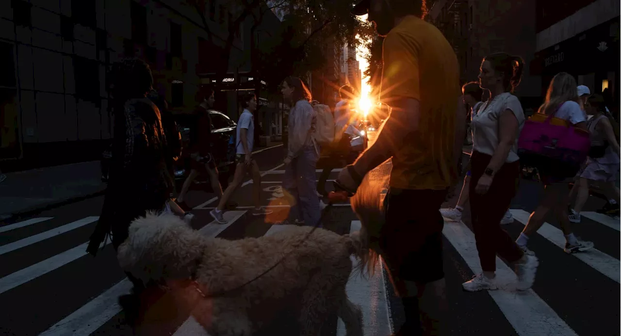 Manhattanhenge mania returns this Friday and Saturday to 'kiss the grid'