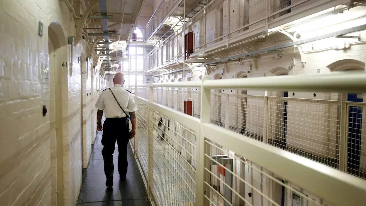 Emergency plans to ease 'catastrophic' prison overcrowding to be announced by Justice Secretary