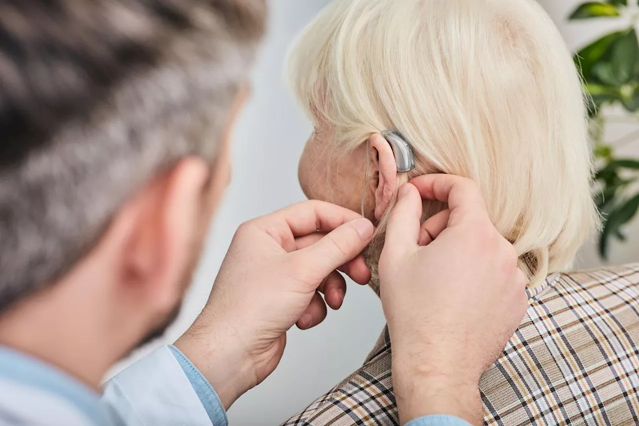 Grâce au 100 % santé, les recours aux prothèses auditives et dentaires en forte hausse