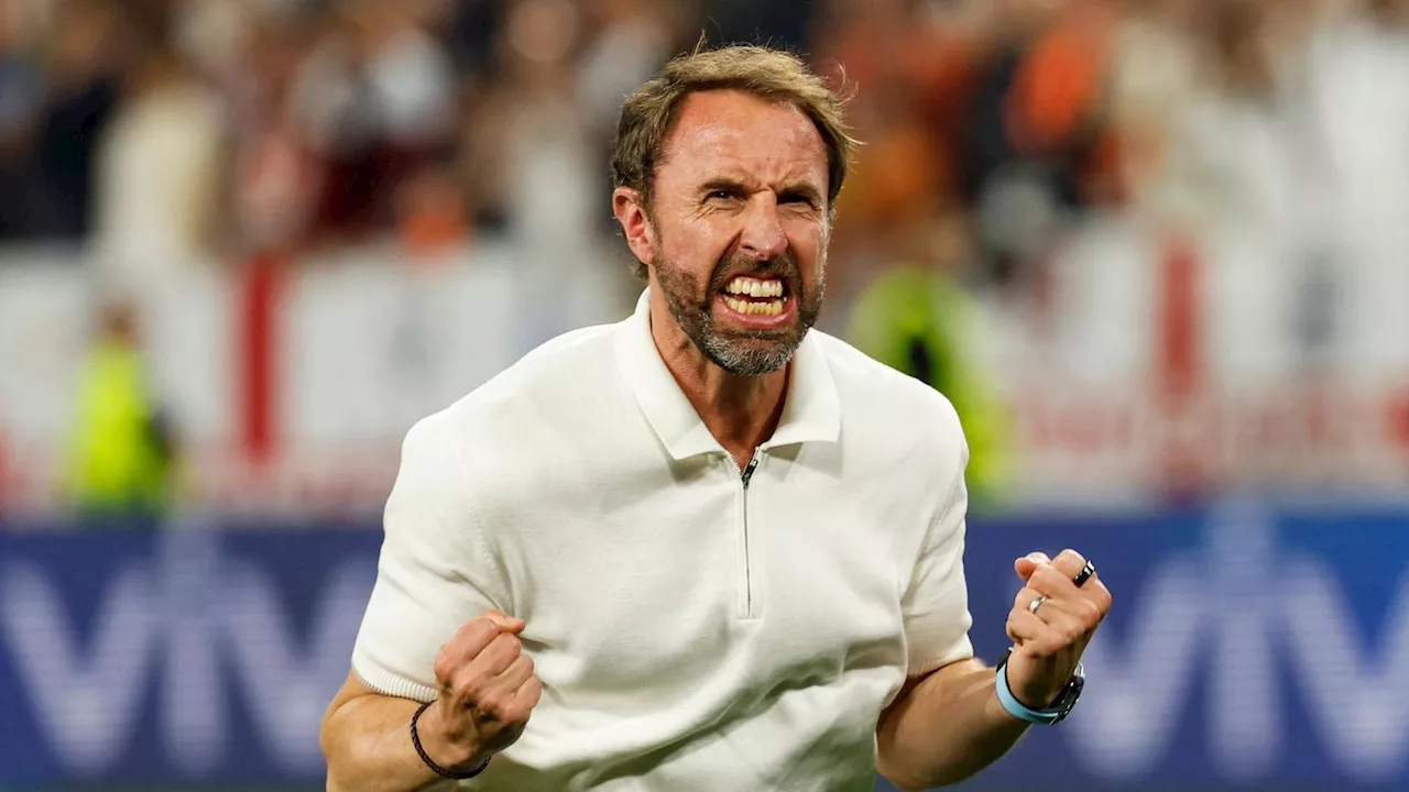 Southgate-Doppelgänger: England-Fans feiern Polizisten