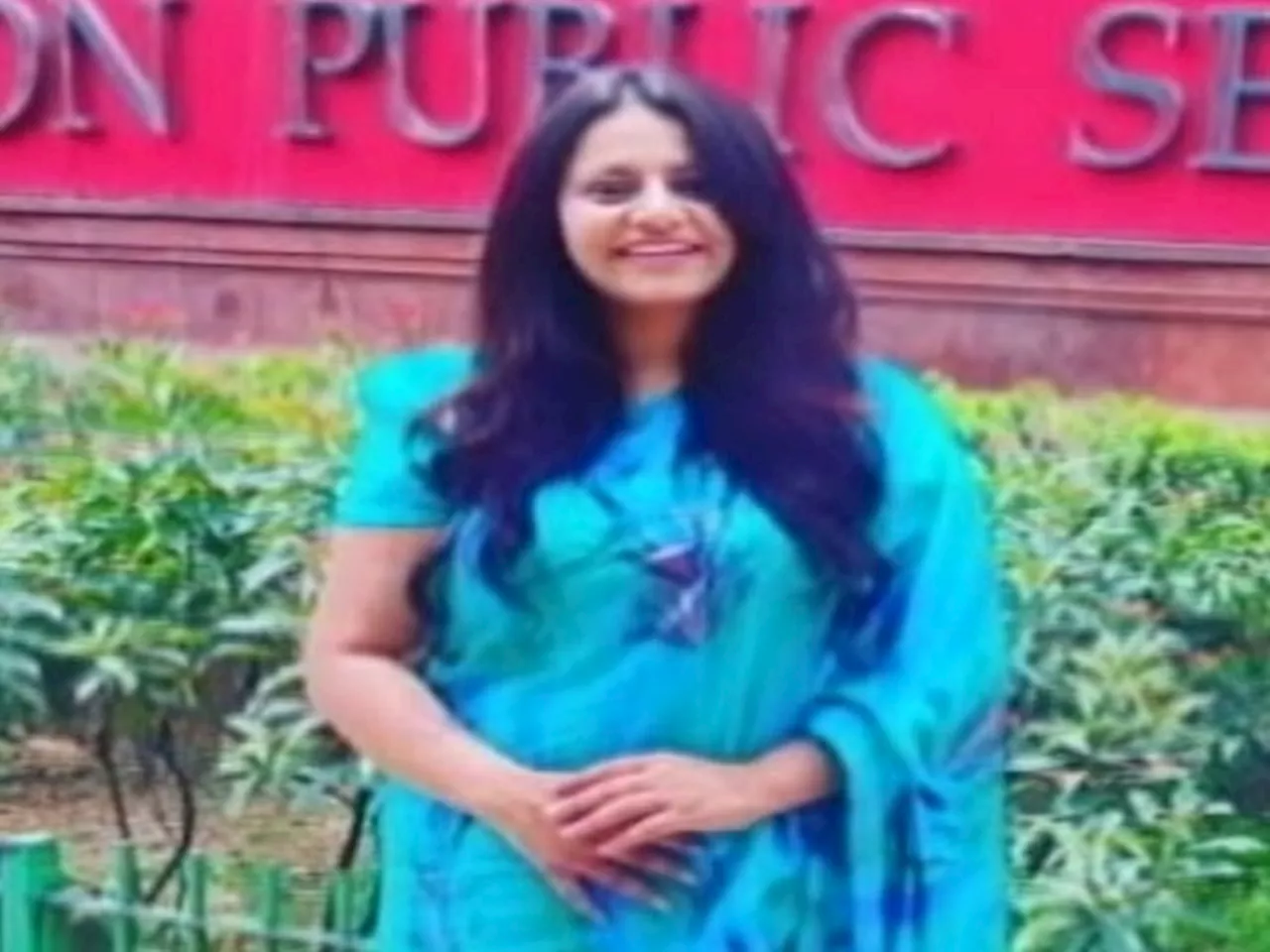 Pooja Khedkar दिव्यांगता के आधार पर बनी IAS, ज्वाइनिंग से पहले ही की थी घर और गाड़ी की मांग