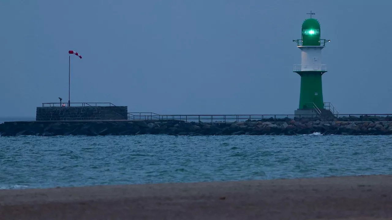 Mecklenburg-Vorpommern: Schweden-Fähre wegen Motorschadens in Hafen geschleppt