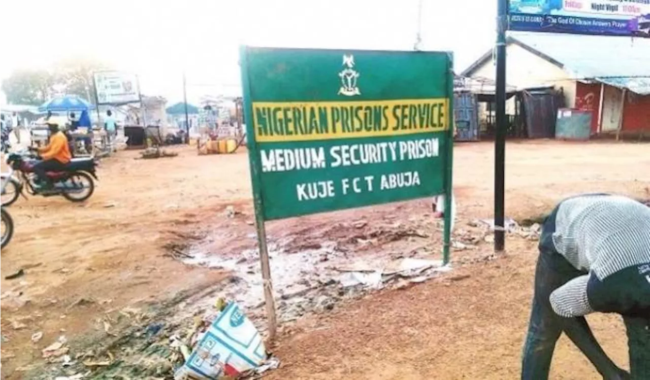Woman arrested while trying to smuggle drugs for inmate in Kuje prison