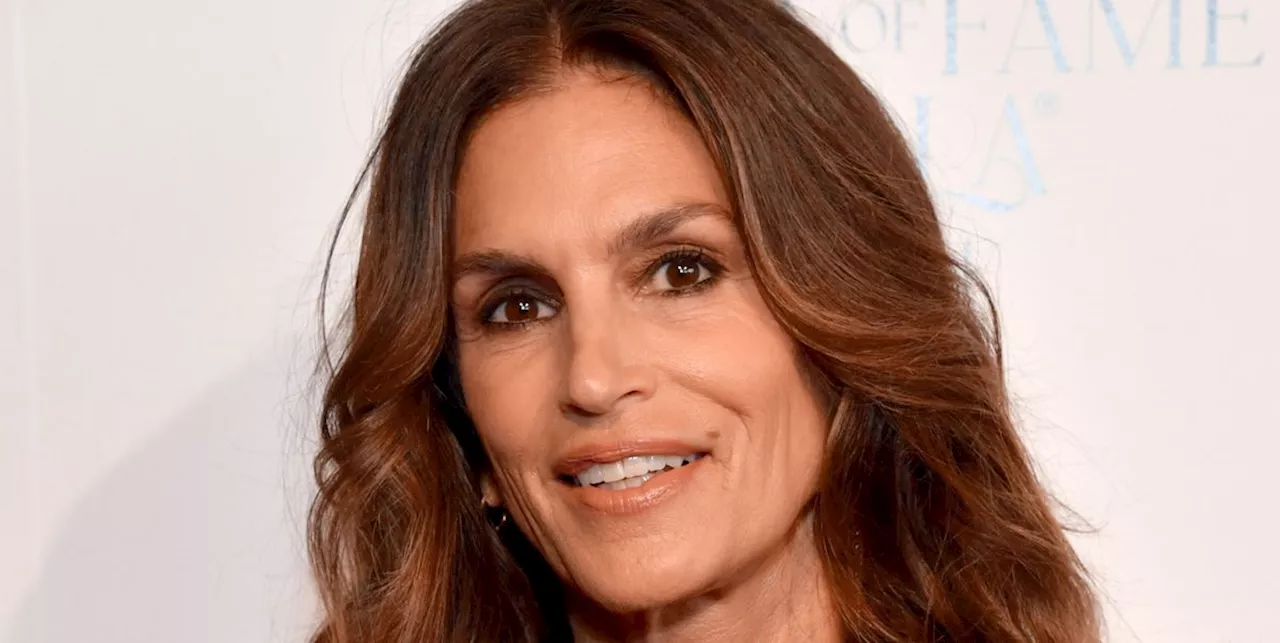 Cindy Crawford, 58, Credits Her ‘Summer Glow’ to This Cosmetic Treatment