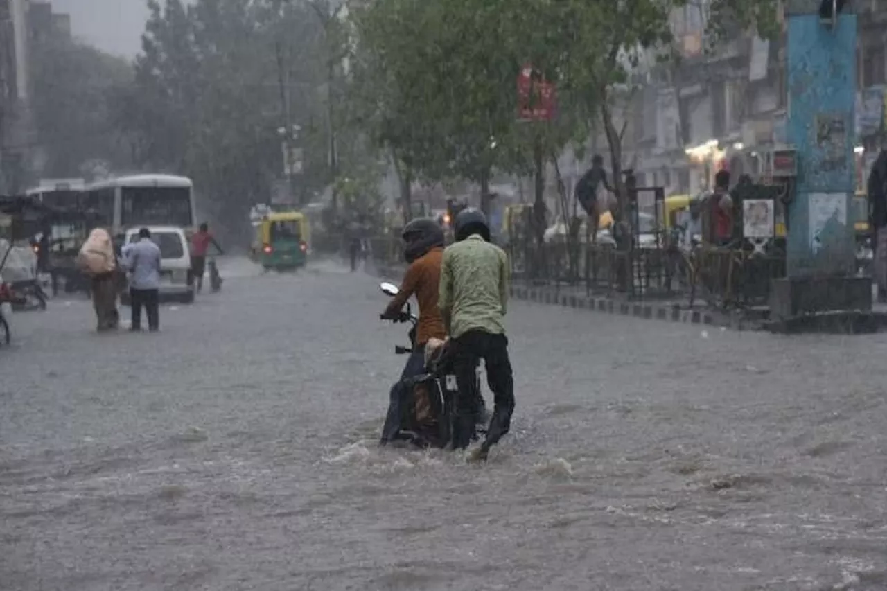 Weather Update : मौसम विभाग का अलर्ट, मानसून ट्रफ लाइन हुई शिफ्ट, जानें कल कैसा रहेगा मौसम