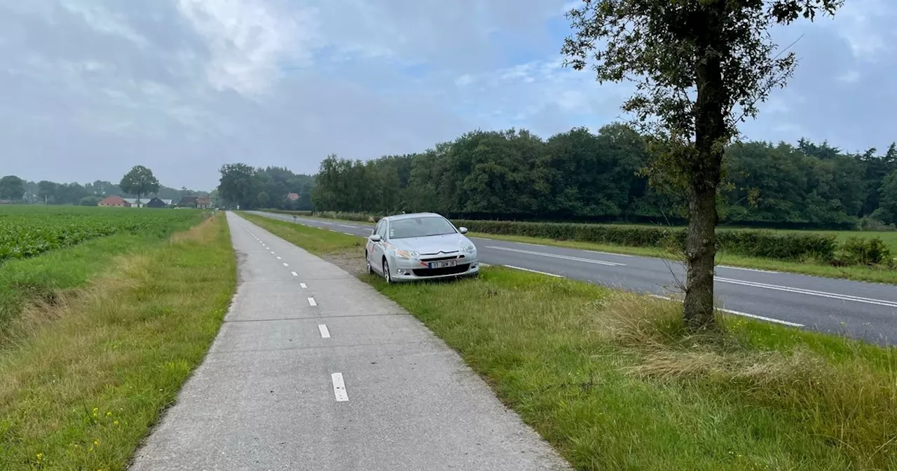 Politielinten en doorzoeking: Franse auto buiten Norg houdt gemoederen bezig