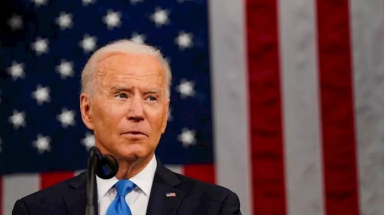 CEK FAKTA: Joe Biden Alami Kondisi Kesehatan Darurat saat Naik Pesawat Air Force One, Benarkah?