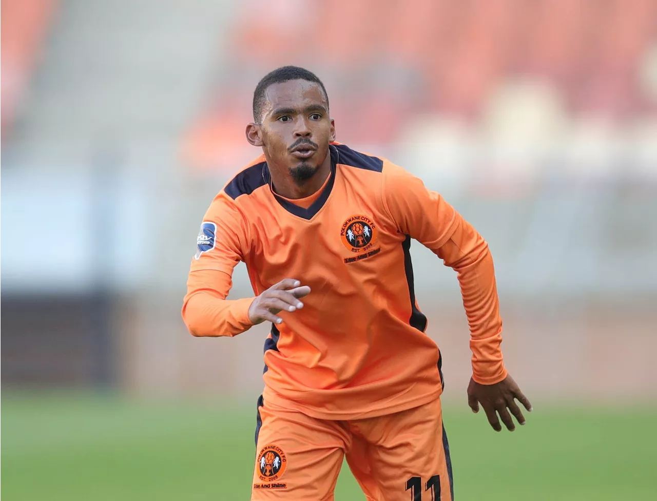 Kaizer Chiefs pursue DStv Prem midfield targets