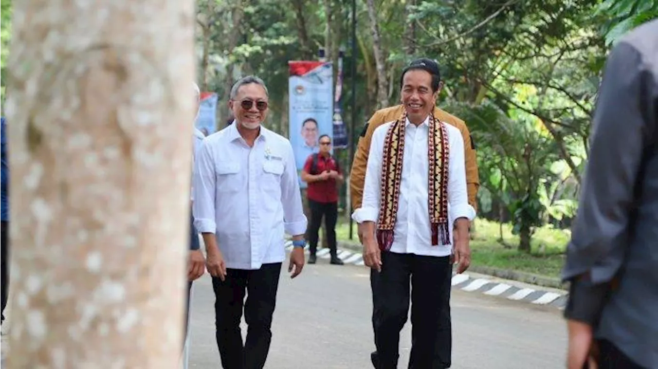 Didampingi Zulhas, Presiden Resmikan ‘Jokowi Learning Centre’ di SMA Kebangsaan Lampung