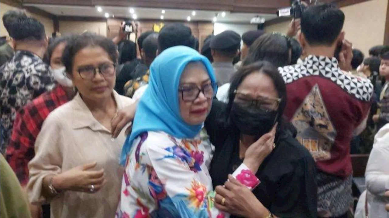 Tangis Adik SYL Pecah Dengar Sang Kakak Divonis 10 Tahun Penjara: Kami Sedih