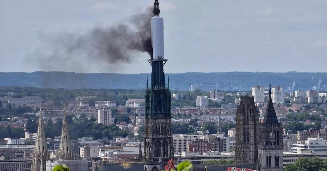 Erinnerungen an Notre Dame-Drama: Gotische Kathedrale im französischen Rouen brennt