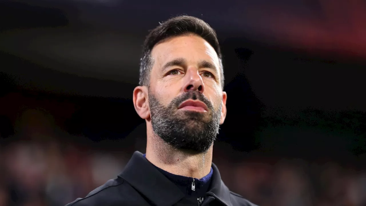 Van Nistelrooij keert na 18 jaar terug bij Manchester United en neemt Hake mee