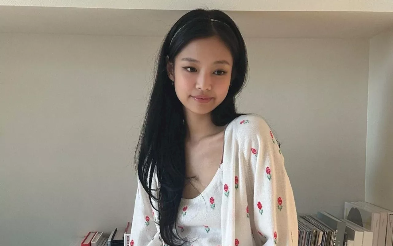 Jennie BLACKPINK Dibela Staf yang Ada di TKP saat Merokok dalam Ruangan