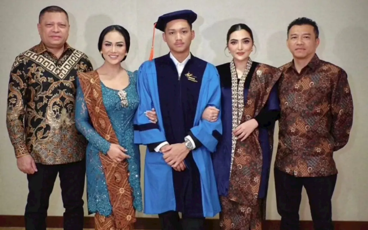 Tatapan Sayang Raul Lemos pada Azriel Putra KD hingga Pesan Haru saat Wisuda Bikin Melting