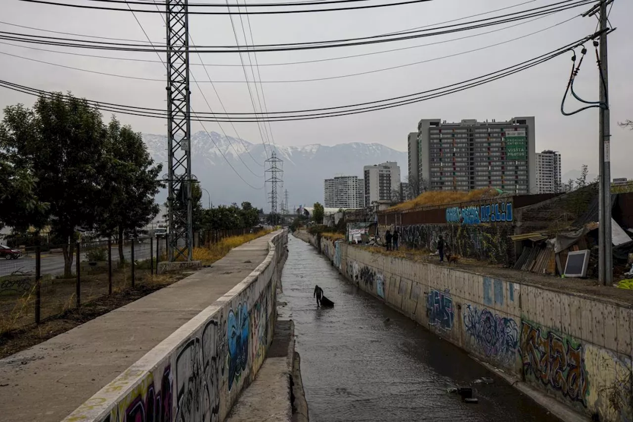 Chileans confront a homelessness crisis, a first for one of South America's richest countries