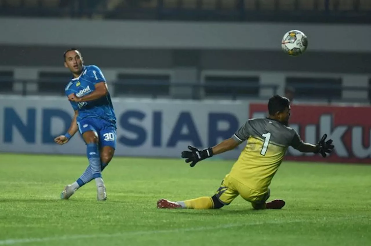 Bojan Hodak Sebut Ezra Walian Hengkang dari Persib, Gabung ke Klub Pesaing