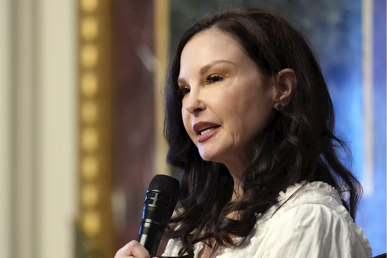 Ashley Judd calls on Biden to drop out after scare with Trump-loving family
