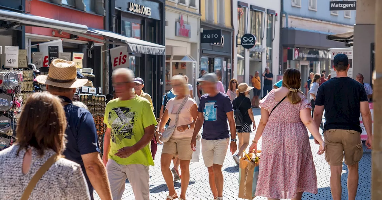 Schweizer strömen wieder zum Shoppen nach Deutschland und genießen Steuervorteile